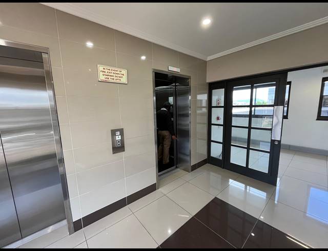 222M² OFFICE TO LET IN PINELANDS